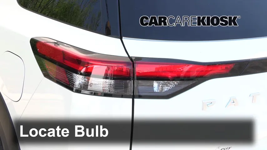 2024 Nissan Pathfinder Platinum 3.5L V6 Luces Luz de giro trasera (reemplazar foco)